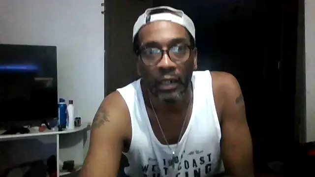 Snapshot of WildCravings chatting on June 2026 08:35:02 AM WildCravings online show from June 2026 08:35:02 AM