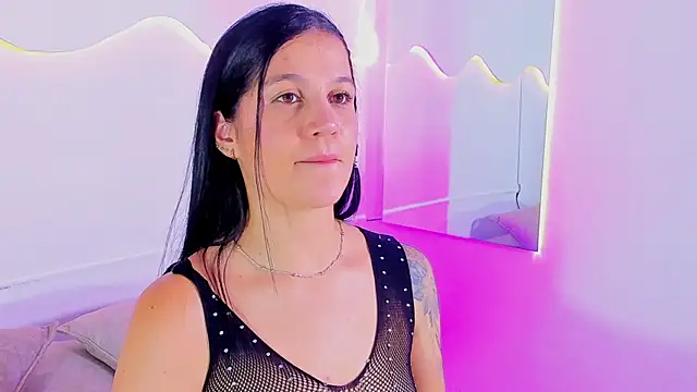 MiaHansson online show from June 2026 08:52:02 PM