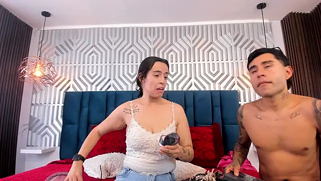 Snapshot of MiaAndAaron- chatting on July 2026 05:23:02 PM MiaAndAaron- online show from July 2026 05:23:02 PM