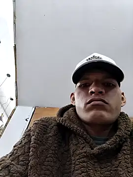 Snapshot of Juniorluzardo chatting on June 2026 08:08:01 PM Juniorluzardo online show from June 2026 08:08:01 PM