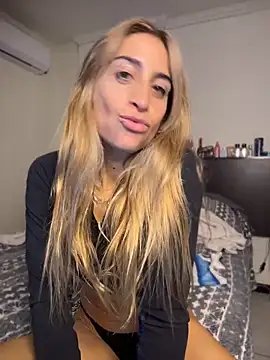 Snapshot of NicoleWilder chatting on July 2026 03:01:02 PM NicoleWilder online show from July 2026 03:01:02 PM
