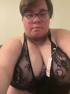 Snapshot of femboyphoenix chatting on June 2026 01:59:02 AM femboyphoenix online show from June 2026 01:59:02 AM