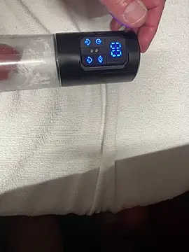 Snapshot of drippintip069 chatting on June 2026 01:42:01 PM drippintip069 online show from June 2026 01:42:01 PM