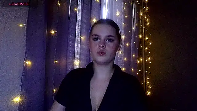 dakota charm  online show from June 2026 09:58:01 AM