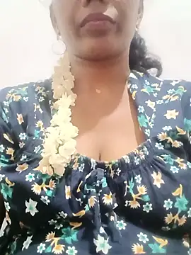 Snapshot of akshaya4311 chatting on July 2026 06:01:02 PM akshaya4311 online show from July 2026 06:01:02 PM