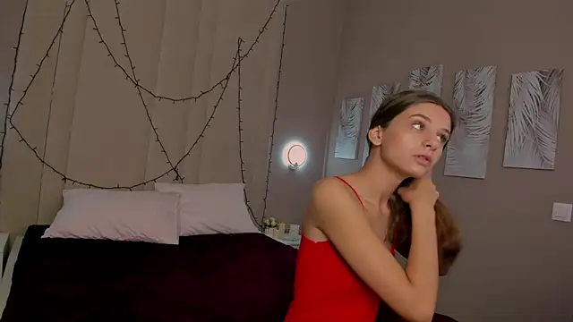 Snapshot of Lola_lovesss chatting on July 2026 02:22:01 AM Lola lovesss online show from July 2026 02:22:01 AM