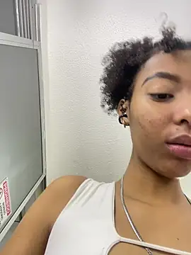 Snapshot of Kiara_Kamau_XXX chatting on August 2026 02:27:02 PM Kiara Kamau XXX online show from August 2026 02:27:02 PM