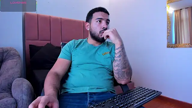 Snapshot of Massimo_Moretti chatting on July 2026 08:37:01 PM Massimo Moretti online show from July 2026 08:37:01 PM