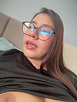 Snapshot of Saracalderon chatting on July 2026 02:35:02 PM Saracalderon online show from July 2026 02:35:02 PM