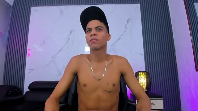 Snapshot of Kleyn_black chatting on June 2026 04:30:02 PM Kleyn black online show from June 2026 04:30:02 PM