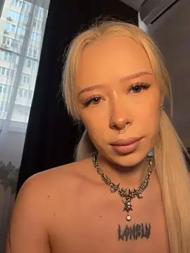MaryChanXO online show from August 2026 03:05:01 AM