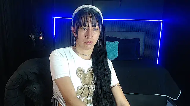 Sophia w  online show from June 2026 01:30:01 PM