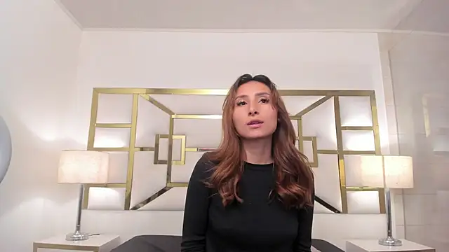 Snapshot of VivieneLuxe chatting on July 2026 07:39:02 AM VivieneLuxe online show from July 2026 07:39:02 AM
