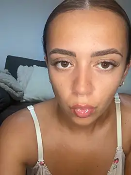 Snapshot of Harrietbronzex chatting on July 2026 01:20:02 PM Harrietbronzex online show from July 2026 01:20:02 PM