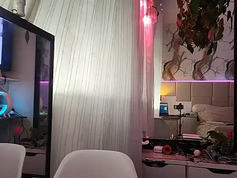 Snapshot of EnricoNetto chatting on July 2026 04:27:02 PM EnricoNetto online show from July 2026 04:27:02 PM