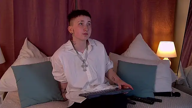 Snapshot of JeanDiamond chatting on June 2026 10:47:02 PM JeanDiamond online show from June 2026 10:47:02 PM