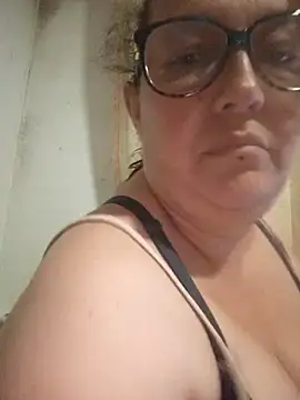 Snapshot of _Saraqueen-- chatting on August 2026 03:06:01 AM Saraqueen-- online show from August 2026 03:06:01 AM
