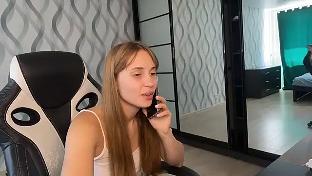 Snapshot of Miss_Luna_meow chatting on June 2026 07:22:01 AM Miss Luna meow online show from June 2026 07:22:01 AM