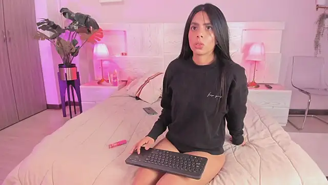 Jasmiinn  online show from August 2026 04:34:01 AM