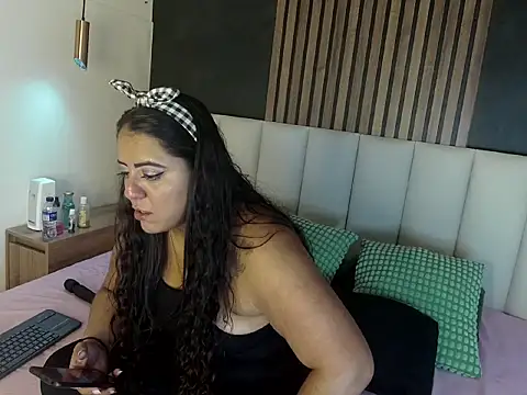 ShelyEvans   online show from June 2026 01:10:01 AM
