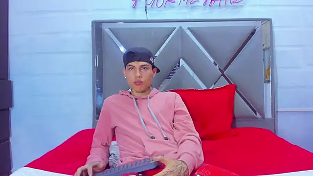 Tommy Sex19 online show from June 2026 12:13:01 AM