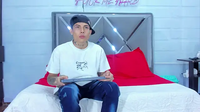 Tommy Sex19 online show from June 2026 12:11:02 AM