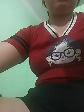 Snapshot of Uya-y chatting on June 2026 10:29:01 AM Uya-y online show from June 2026 10:29:01 AM