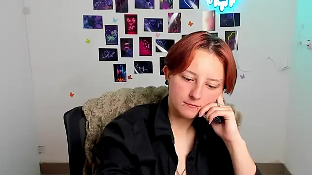 Dilara Kiss  online show from July 2026 03:14:02 PM