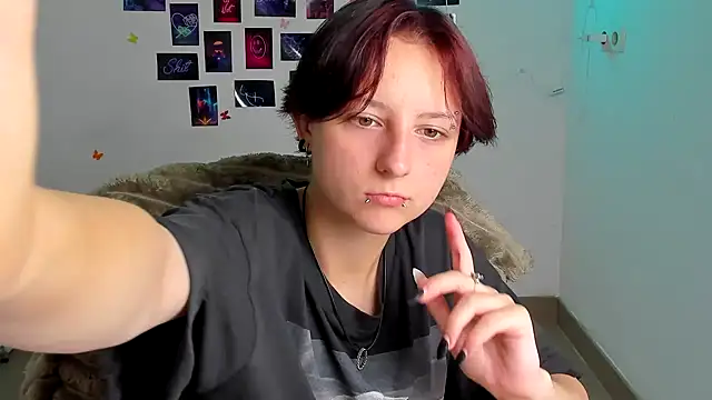 Dilara Kiss  online show from July 2026 05:12:02 AM