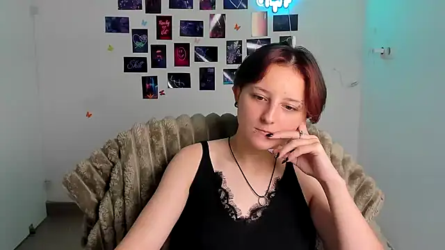Dilara Kiss  online show from July 2026 11:17:02 AM