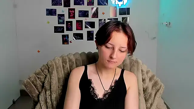 Dilara Kiss  online show from July 2026 12:48:02 PM