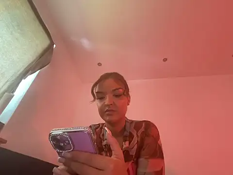 Snapshot of elina_amara_ chatting on June 2026 10:39:01 AM elina amara online show from June 2026 10:39:01 AM