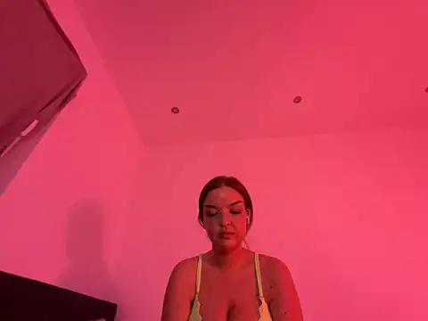 Snapshot of elina_amara_ chatting on June 2026 10:03:02 PM elina amara online show from June 2026 10:03:02 PM