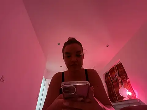 Snapshot of elina_amara_ chatting on June 2026 10:35:01 PM elina amara online show from June 2026 10:35:01 PM