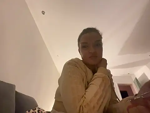Snapshot of elina_amara_ chatting on July 2026 08:33:02 PM elina amara online show from July 2026 08:33:02 PM
