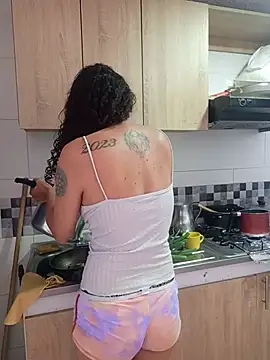 Snapshot of Claro_de_Luna chatting on August 2026 03:43:02 PM Claro de Luna online show from August 2026 03:43:02 PM