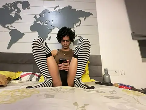 Snapshot of vale_vzg chatting on July 2026 06:25:01 PM vale vzg online show from July 2026 06:25:01 PM