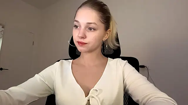EveryoneEve online show from July 2026 08:01:01 AM