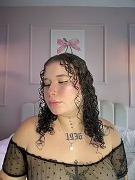 Snapshot of Doll_Ivy chatting on July 2026 03:20:02 AM Doll Ivy online show from July 2026 03:20:02 AM
