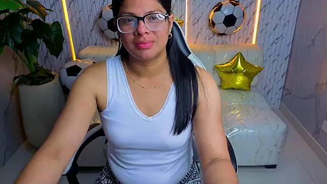 Snapshot of sarah_bay_tx chatting on June 2026 09:18:02 PM sarah bay tx online show from June 2026 09:18:02 PM