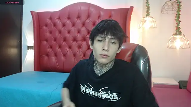 Snapshot of Cry_thereal chatting on June 2026 08:48:01 PM Cry thereal online show from June 2026 08:48:01 PM