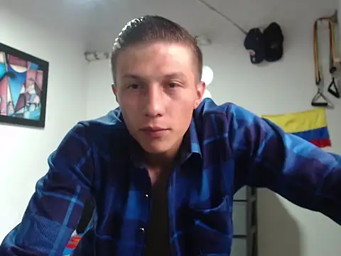 Stiiveen777 online show from July 2026 05:37:01 PM
