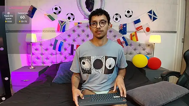 Snapshot of Twunk_miguel chatting on June 2026 12:20:01 PM Twunk miguel online show from June 2026 12:20:01 PM
