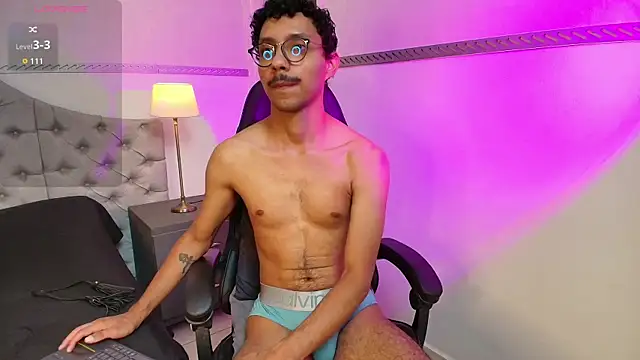 Snapshot of Twunk_miguel chatting on July 2026 03:35:02 AM Twunk miguel online show from July 2026 03:35:02 AM