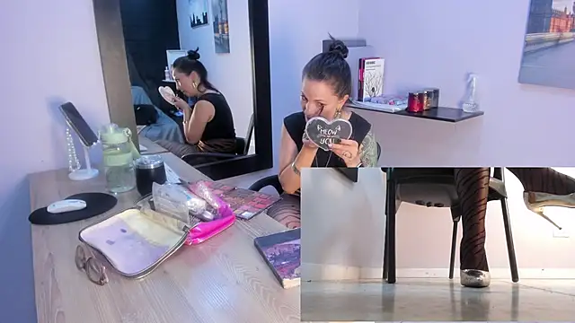 Snapshot of Greta_Borbon_ chatting on July 2026 01:25:01 PM Greta Borbon online show from July 2026 01:25:01 PM