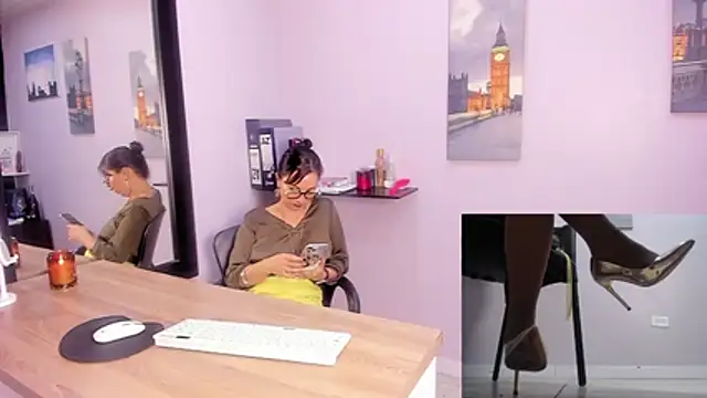 Snapshot of Greta_Borbon_ chatting on July 2026 12:00:02 PM Greta Borbon online show from July 2026 12:00:02 PM