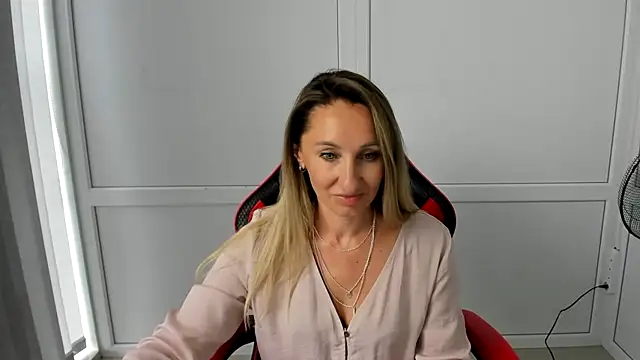 Snapshot of LilyDreamm chatting on July 2026 12:40:01 PM LilyDreamm online show from July 2026 12:40:01 PM