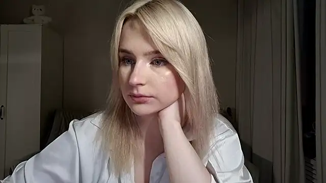 BloomMoon online show from July 2026 06:20:01 PM