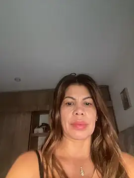 Snapshot of Valen_Milf4u chatting on June 2026 11:37:02 AM Valen Milf4u online show from June 2026 11:37:02 AM