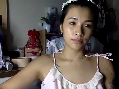 Snapshot of LavitaCen chatting on June 2026 05:50:01 PM LavitaCen online show from June 2026 05:50:01 PM